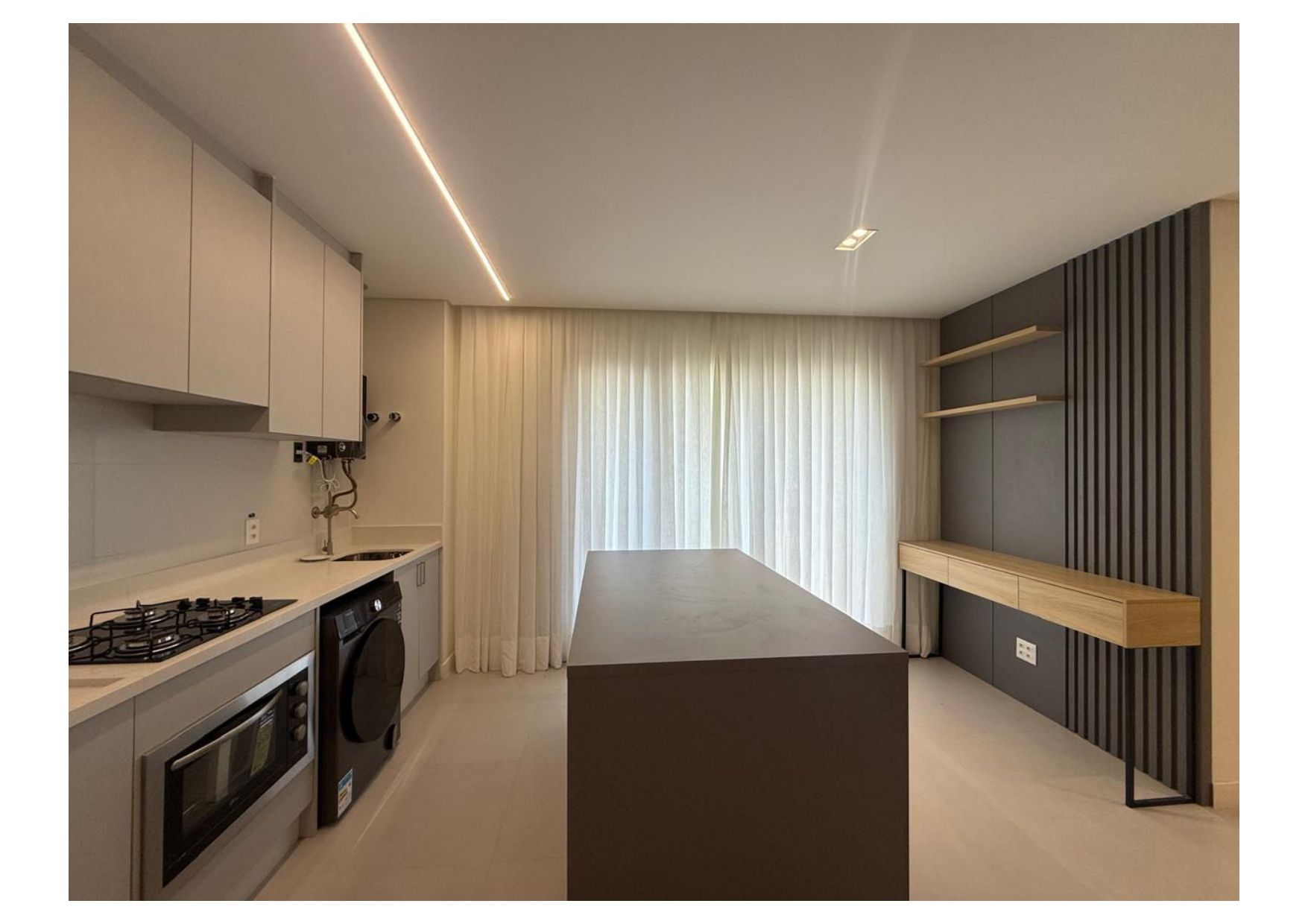Brava Breeze · andar 19, semi mobiliado